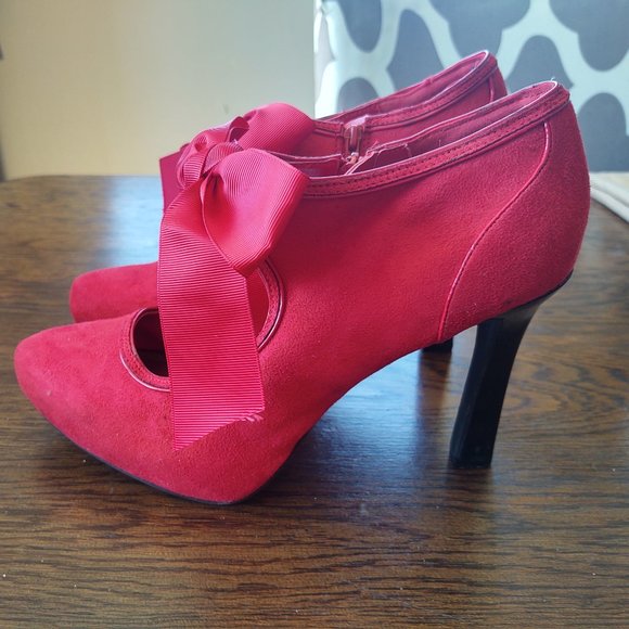 Metaphor Women's Heal with Bow Size 10 - Picture 6 of 6